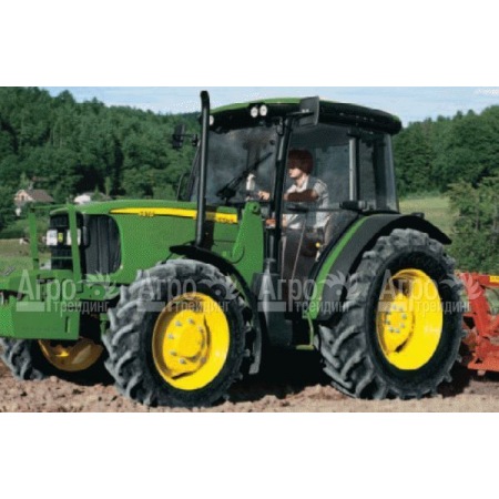 Многофункциональный минитрактор John Deere 5615 в Саранске